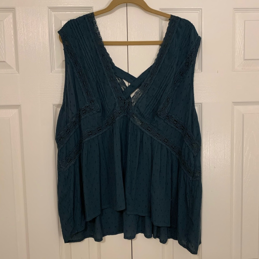 American Eagle top